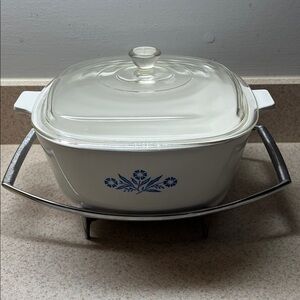 Pyrex White Casserole Dish with Blue Floral Pattern 2 1/2QT